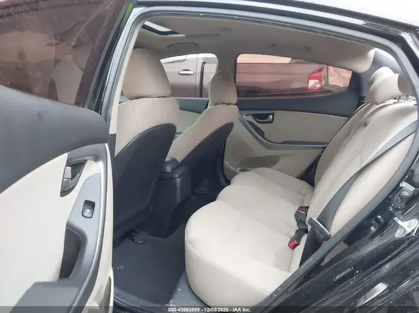 5NPDH4AE9GH717120 2016 HYUNDAI ELANTRA - Image 8