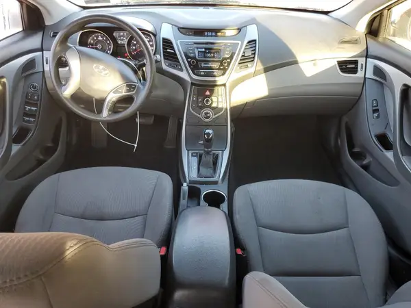 5NPDH4AE9GH717974 2016 HYUNDAI ELANTRA - Image 8