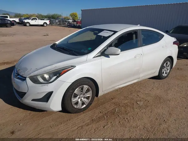 5NPDH4AE9GH718400 2016 HYUNDAI ELANTRA - Image 2
