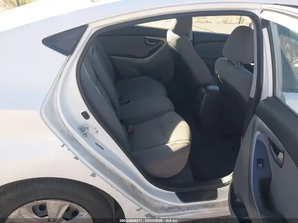 5NPDH4AE9GH718400 2016 HYUNDAI ELANTRA - Image 8