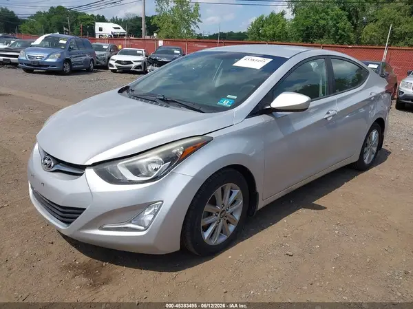 5NPDH4AE9GH722415 2016 HYUNDAI ELANTRA - Image 2