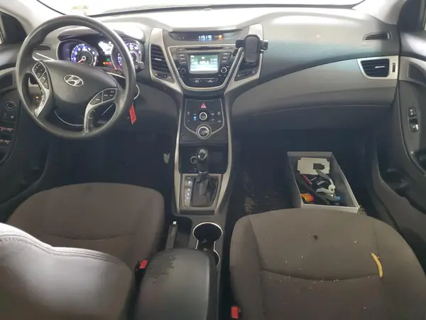 5NPDH4AE9GH722821 2016 HYUNDAI ELANTRA - Image 8