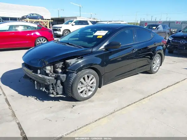 5NPDH4AE9GH723371 2016 HYUNDAI ELANTRA - Image 2