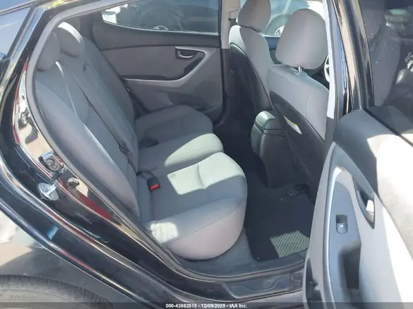 5NPDH4AE9GH723371 2016 HYUNDAI ELANTRA - Image 8