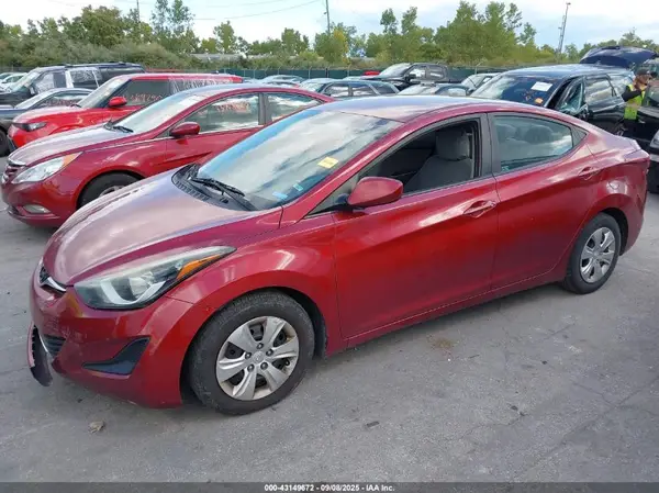 5NPDH4AE9GH724374 2016 HYUNDAI ELANTRA - Image 2