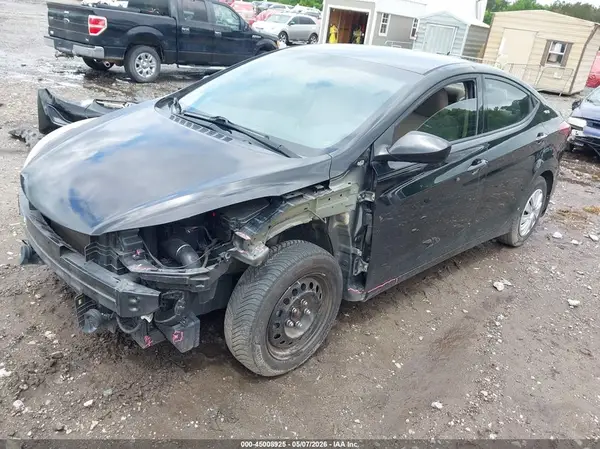 5NPDH4AE9GH724648 2016 HYUNDAI ELANTRA - Image 2