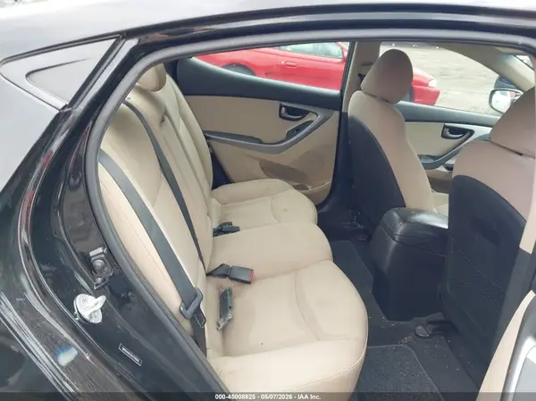 5NPDH4AE9GH724648 2016 HYUNDAI ELANTRA - Image 8