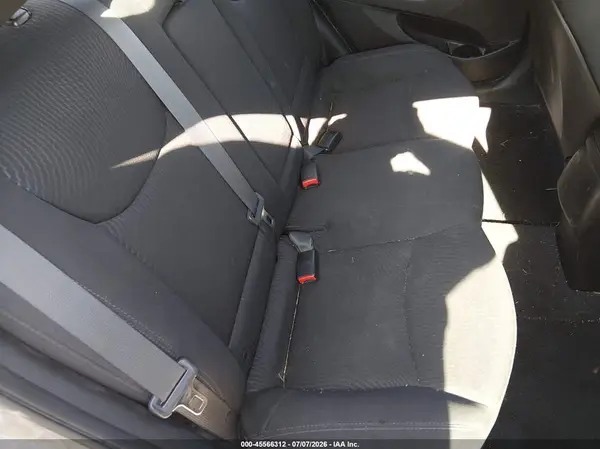 5NPDH4AE9GH725248 2016 HYUNDAI ELANTRA - Image 8
