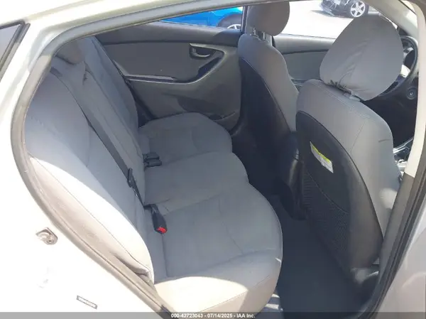 5NPDH4AE9GH725783 2016 HYUNDAI ELANTRA - Image 8