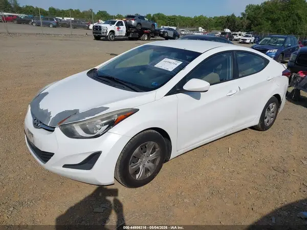 5NPDH4AE9GH725900 2016 HYUNDAI ELANTRA - Image 2