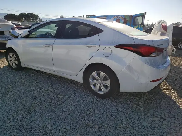 5NPDH4AE9GH726318 2016 HYUNDAI ELANTRA - Image 2