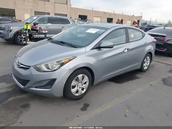 5NPDH4AE9GH728361 2016 HYUNDAI ELANTRA - Image 2