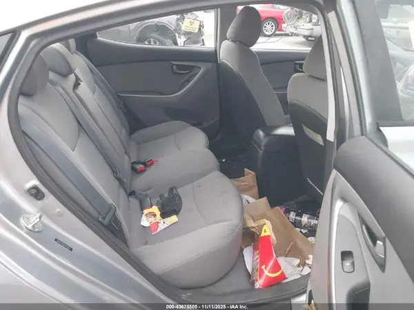 5NPDH4AE9GH728361 2016 HYUNDAI ELANTRA - Image 8
