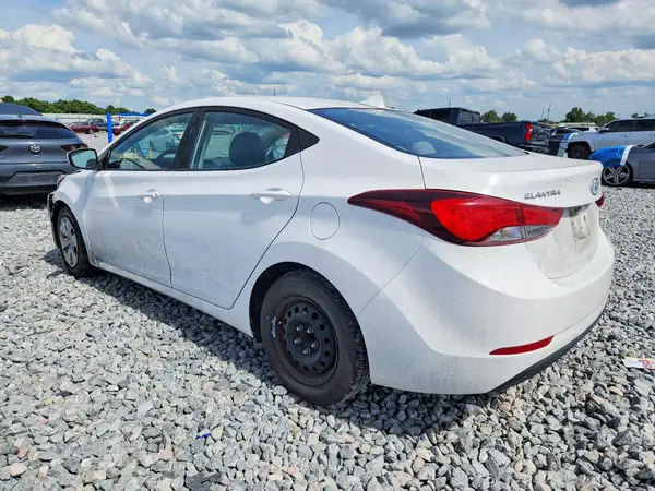 5NPDH4AE9GH728439 2016 HYUNDAI ELANTRA - Image 2
