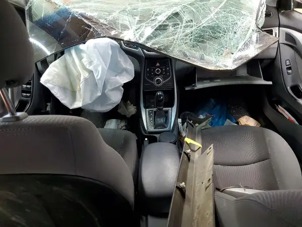 5NPDH4AE9GH729235 2016 HYUNDAI ELANTRA - Image 8