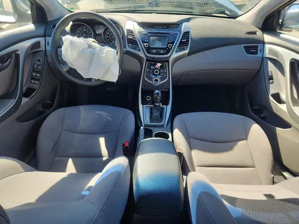 5NPDH4AE9GH729896 2016 HYUNDAI ELANTRA - Image 8