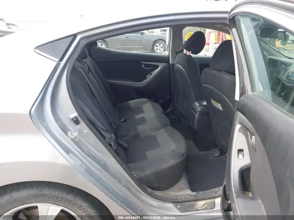 5NPDH4AE9GH730143 2016 HYUNDAI ELANTRA - Image 8