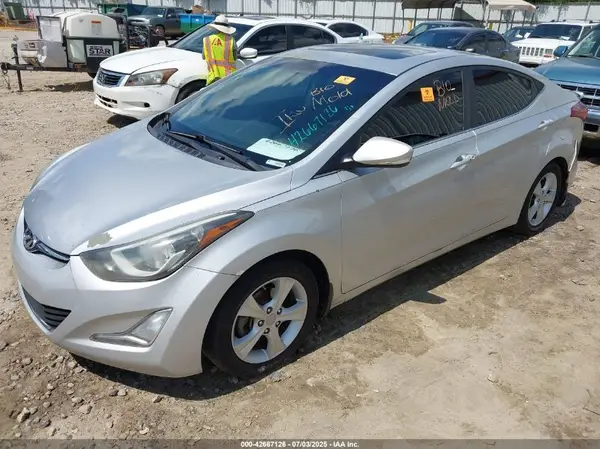 5NPDH4AE9GH730482 2016 HYUNDAI ELANTRA - Image 2