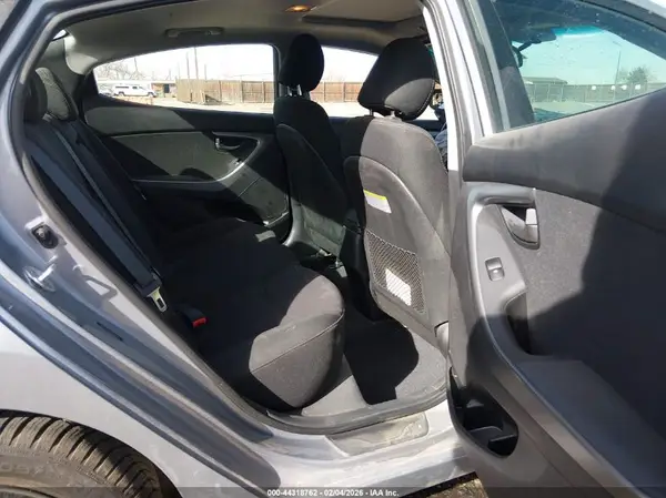 5NPDH4AE9GH730501 2016 HYUNDAI ELANTRA - Image 8