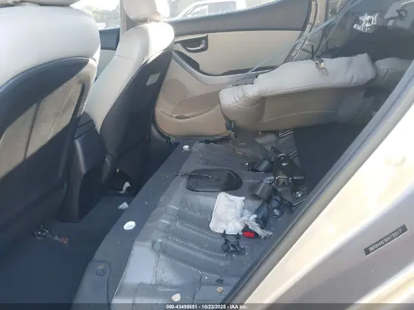 5NPDH4AE9GH730577 2016 HYUNDAI ELANTRA - Image 8
