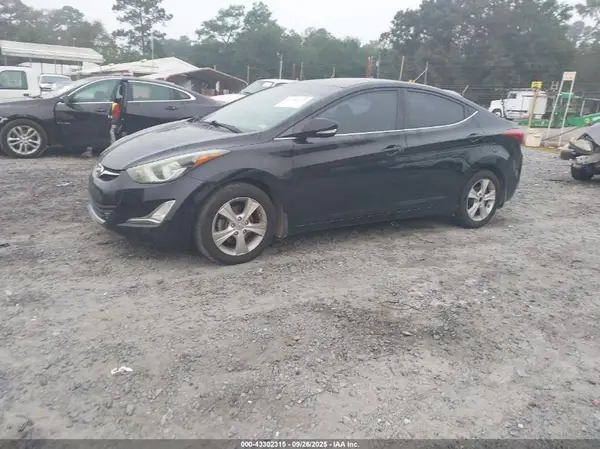 5NPDH4AE9GH731874 2016 HYUNDAI ELANTRA - Image 2