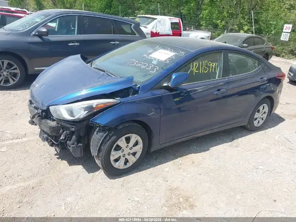 5NPDH4AE9GH732233 2016 HYUNDAI ELANTRA - Image 2