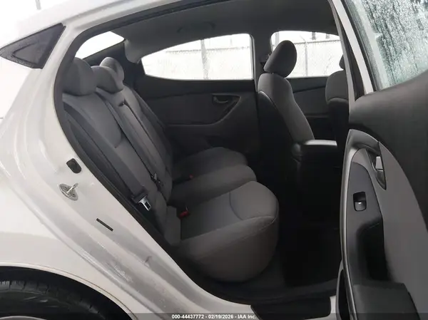 5NPDH4AE9GH732491 2016 HYUNDAI ELANTRA - Image 8