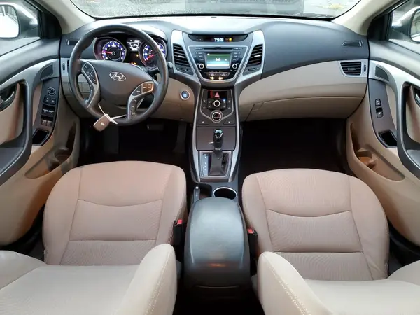 5NPDH4AE9GH732703 2016 HYUNDAI ELANTRA - Image 8