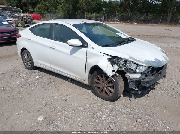 5NPDH4AE9GH732961 2016 HYUNDAI ELANTRA - Image 1