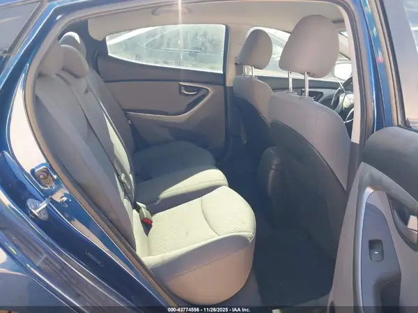 5NPDH4AE9GH735293 2016 HYUNDAI ELANTRA - Image 8