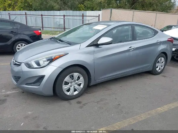5NPDH4AE9GH736623 2016 HYUNDAI ELANTRA - Image 2