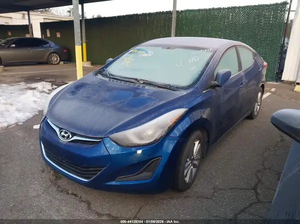 5NPDH4AE9GH738386 2016 HYUNDAI ELANTRA - Image 2