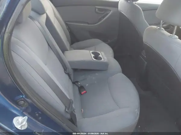 5NPDH4AE9GH738386 2016 HYUNDAI ELANTRA - Image 8