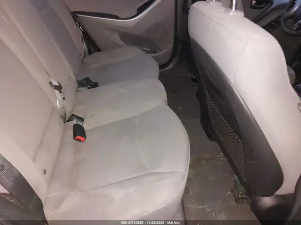 5NPDH4AE9GH738551 2016 HYUNDAI ELANTRA - Image 8
