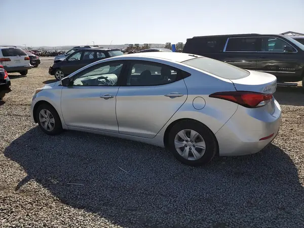 5NPDH4AE9GH739652 2016 HYUNDAI ELANTRA - Image 2
