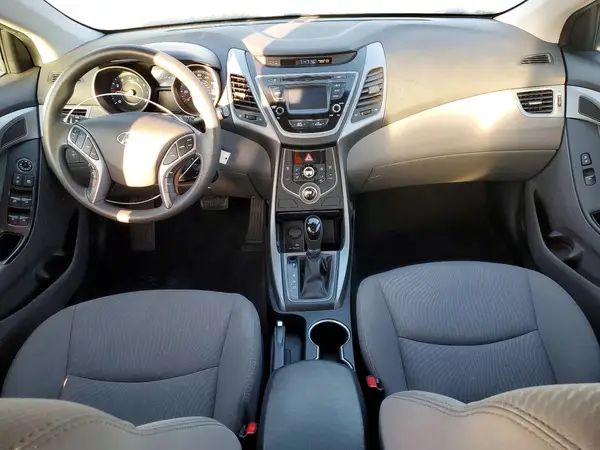 5NPDH4AE9GH739702 2016 HYUNDAI ELANTRA - Image 8