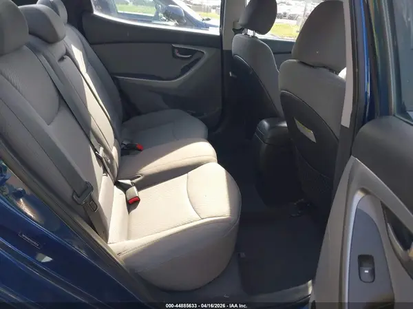5NPDH4AE9GH740154 2016 HYUNDAI ELANTRA - Image 8