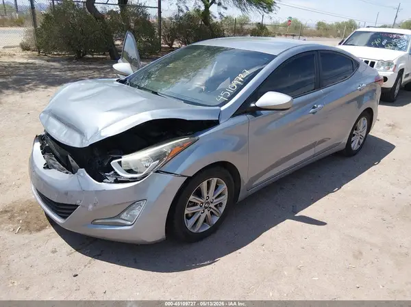 5NPDH4AE9GH741272 2016 HYUNDAI ELANTRA - Image 2