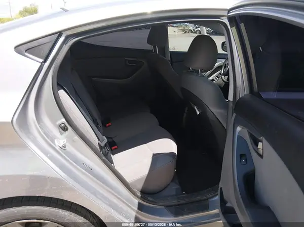 5NPDH4AE9GH741272 2016 HYUNDAI ELANTRA - Image 8
