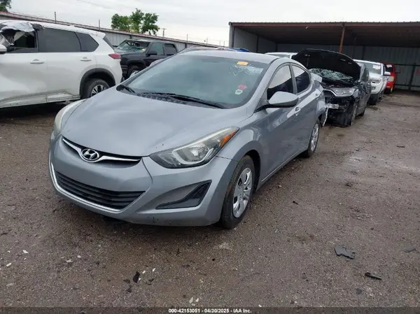 5NPDH4AE9GH743104 2016 HYUNDAI ELANTRA - Image 2