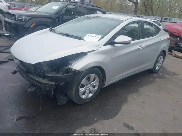 5NPDH4AE9GH743586 2016 HYUNDAI ELANTRA - Image 2