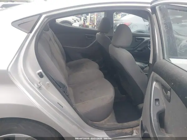5NPDH4AE9GH743586 2016 HYUNDAI ELANTRA - Image 8