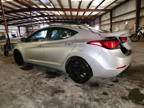 5NPDH4AE9GH744074 2016 HYUNDAI ELANTRA - Image 2