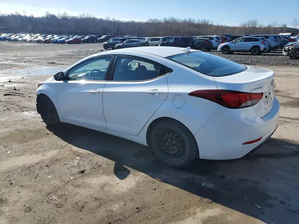 5NPDH4AE9GH745810 2016 HYUNDAI ELANTRA - Image 2