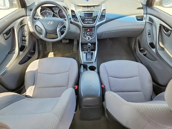 5NPDH4AE9GH746097 2016 HYUNDAI ELANTRA - Image 8