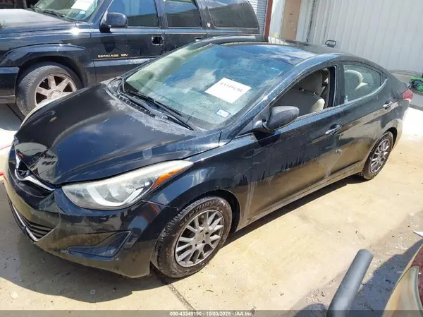 5NPDH4AE9GH746374 2016 HYUNDAI ELANTRA - Image 2