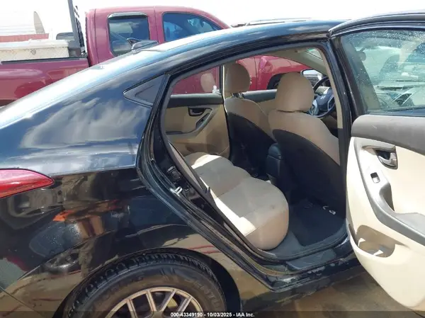5NPDH4AE9GH746374 2016 HYUNDAI ELANTRA - Image 8