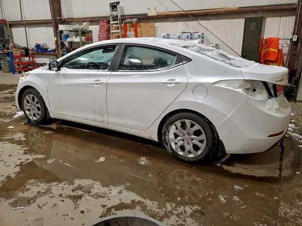 5NPDH4AE9GH747038 2016 HYUNDAI ELANTRA - Image 2