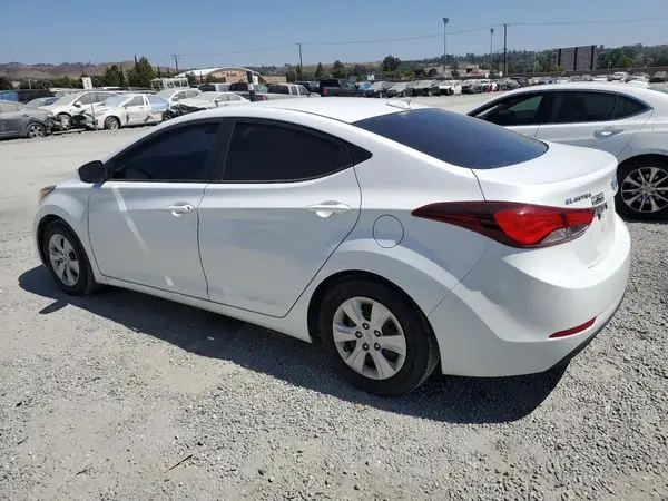 5NPDH4AE9GH747329 2016 HYUNDAI ELANTRA - Image 2