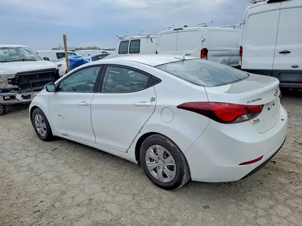5NPDH4AE9GH748562 2016 HYUNDAI ELANTRA - Image 2